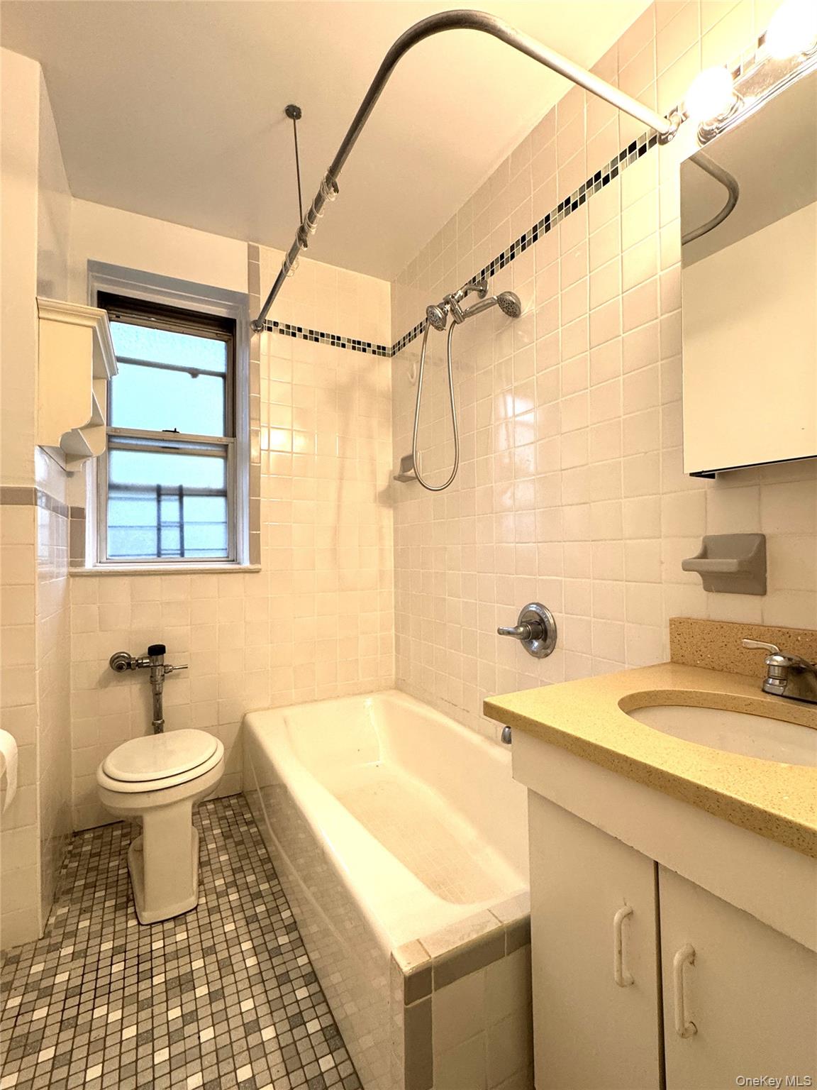 141-35 79th Avenue, Unit 2M photo 4