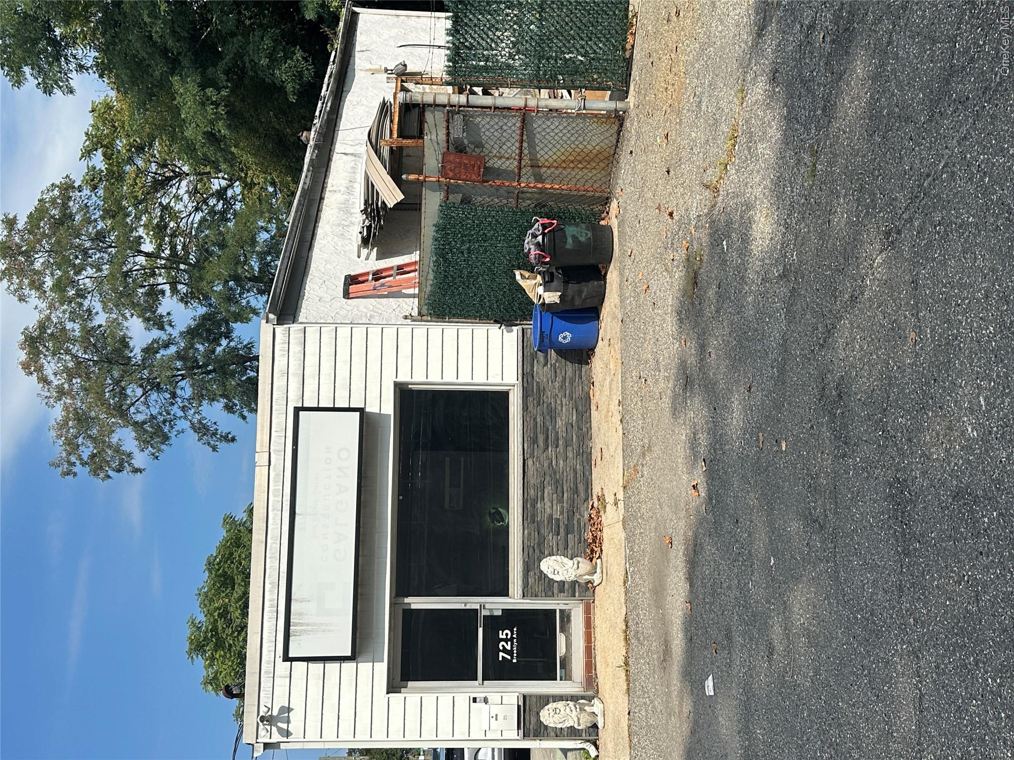725 Brooklyn Avenue – For Rent photo 2