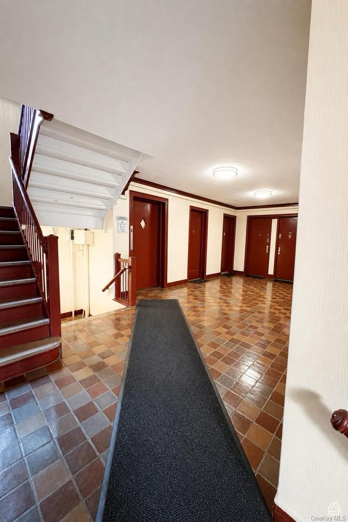 30-15 Hobart Street, Unit 4H photo 3