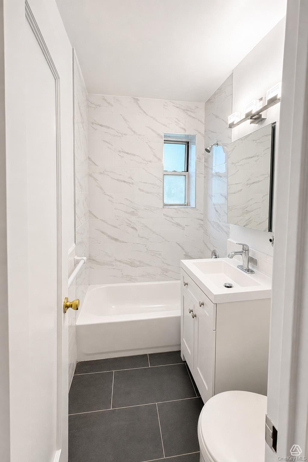 30-15 Hobart Street, Unit 4H photo 10