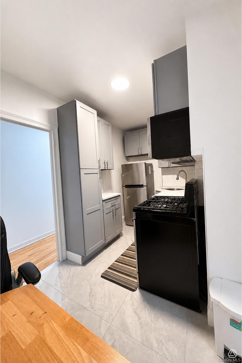 30-15 Hobart Street, Unit 4H photo 6
