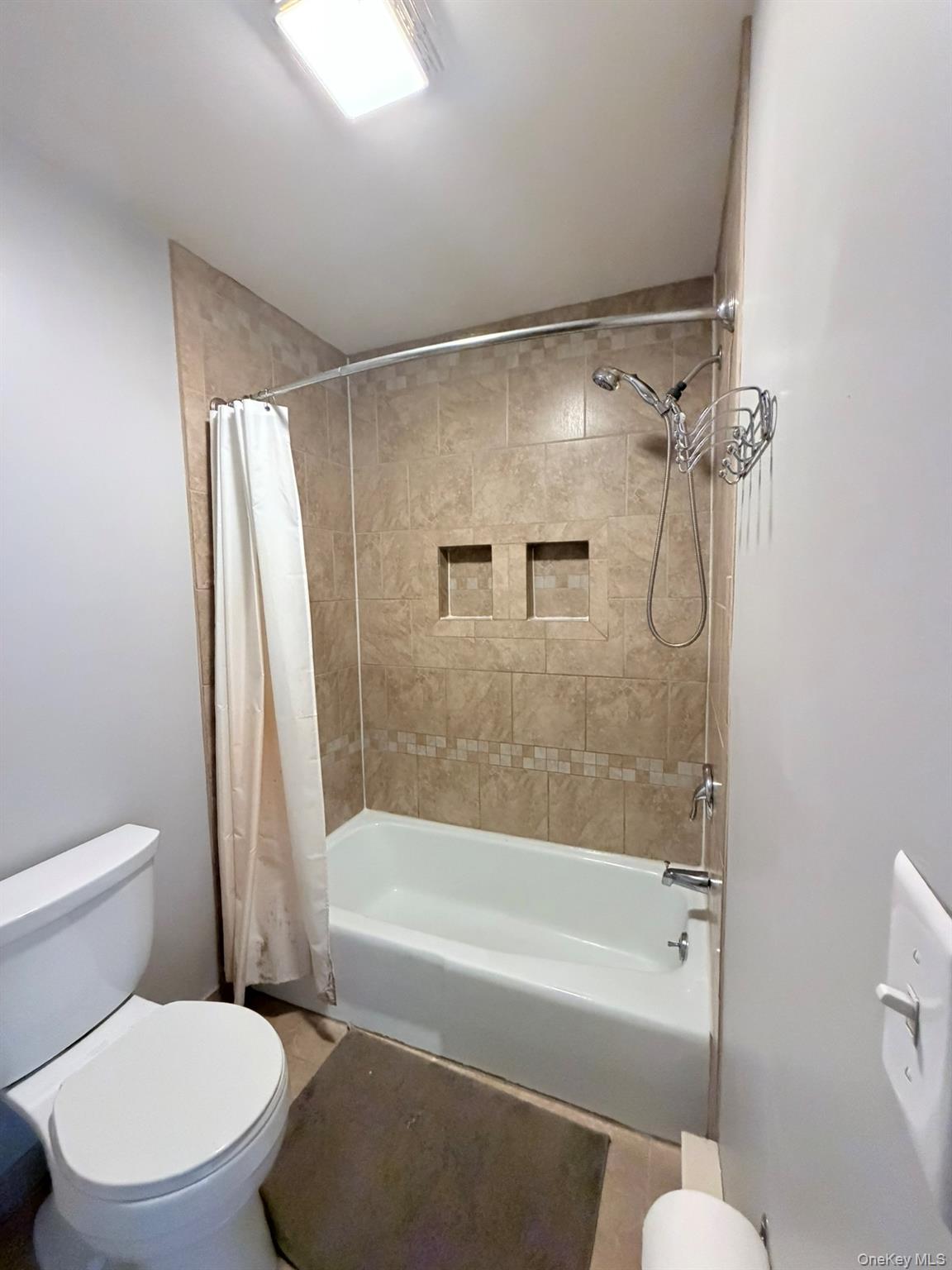 274 Hooker Avenue, Unit M2 photo 12