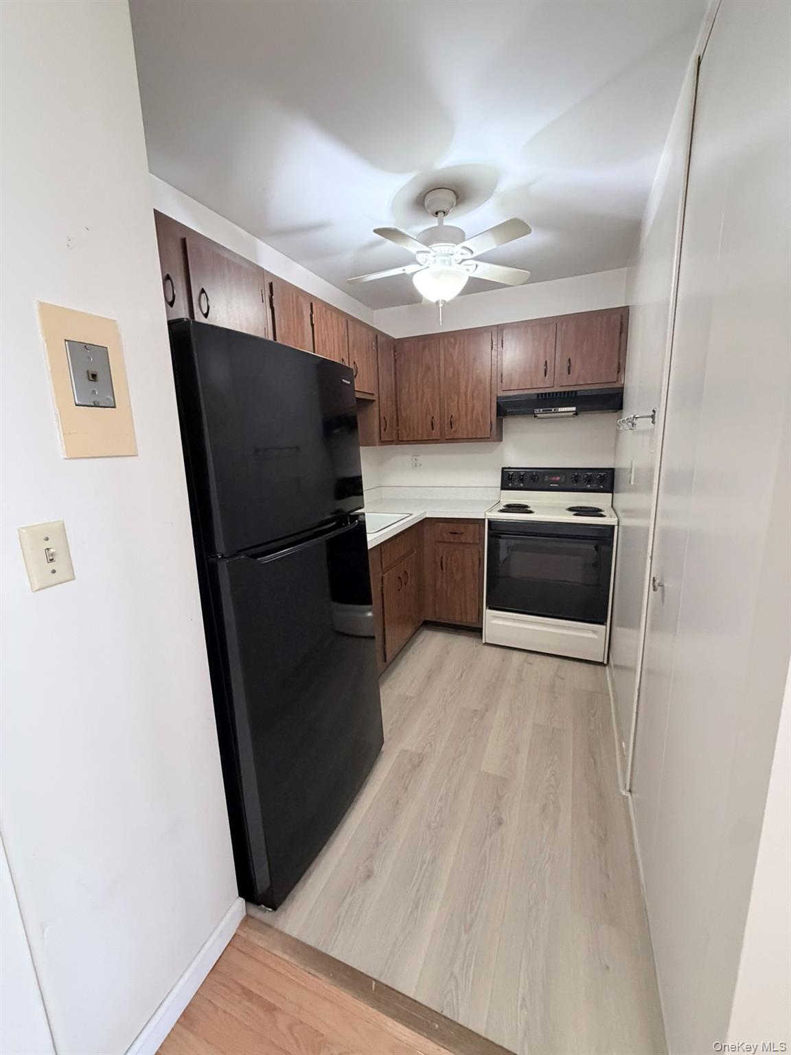 274 Hooker Avenue, Unit M2 photo 4