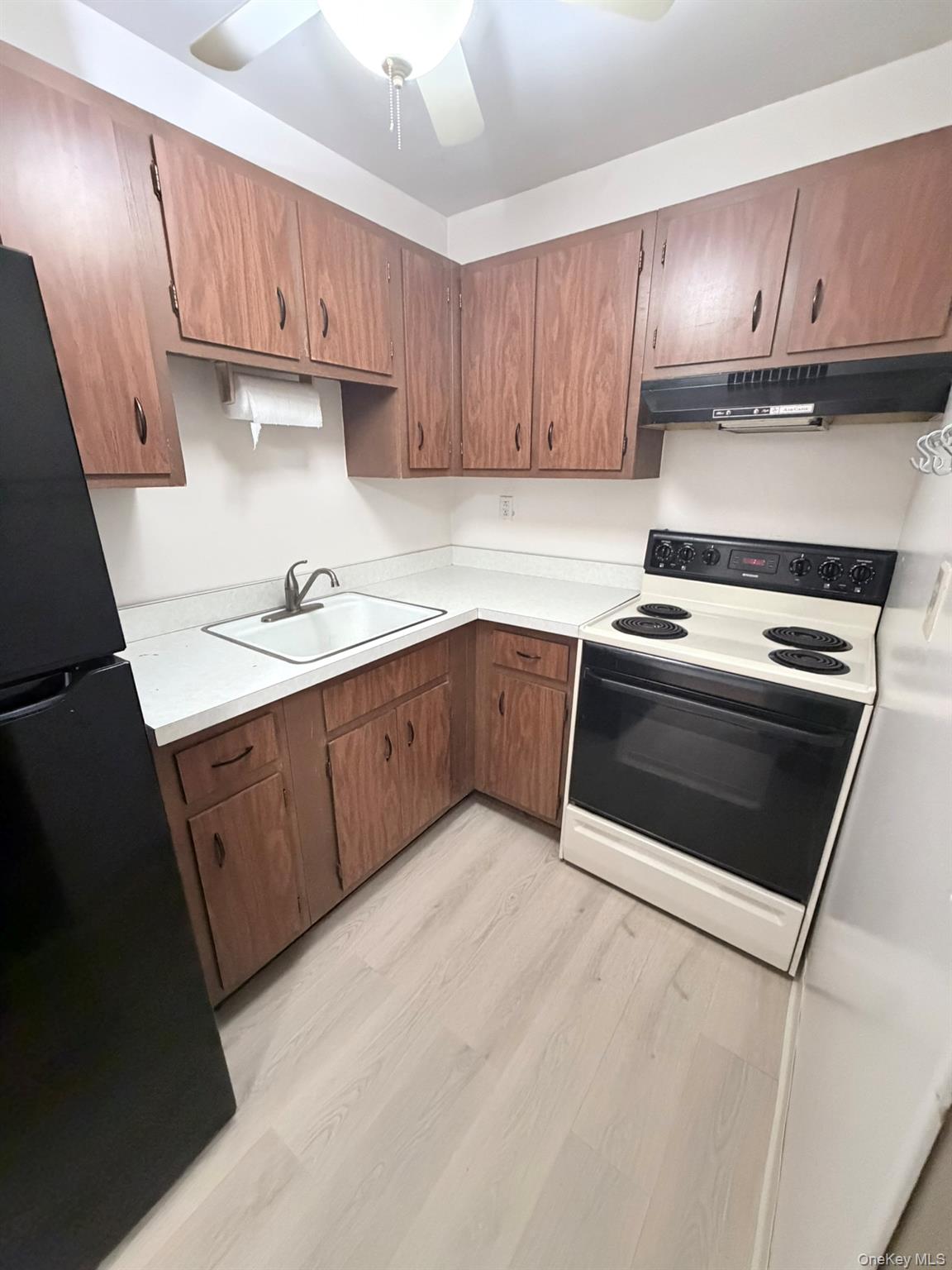 274 Hooker Avenue, Unit M2 photo 3