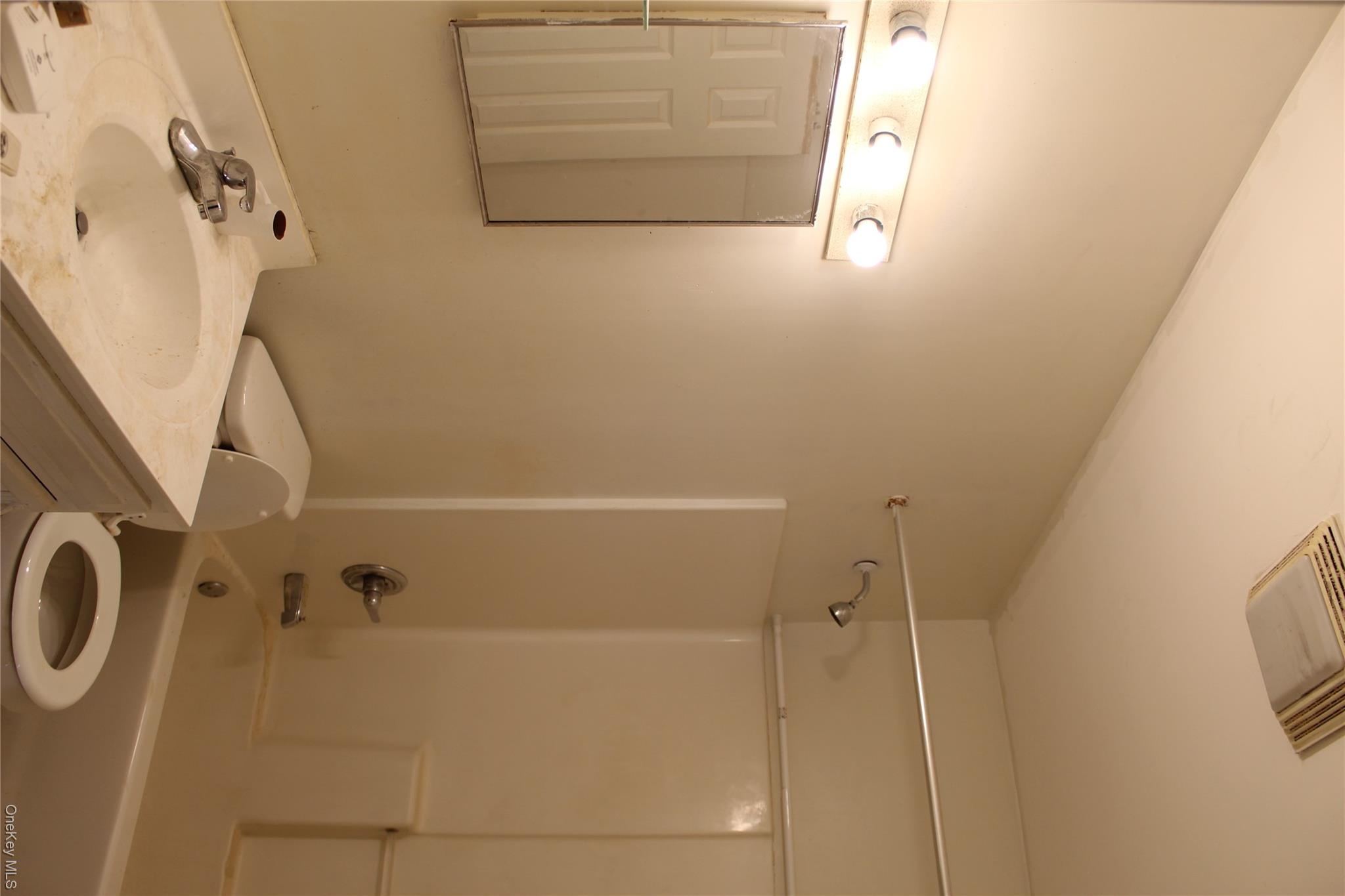337 Beach 42nd Street – For Rent photo 9