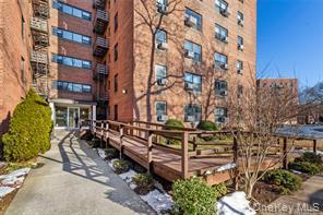 213-02 73rd Avenue, Unit 4D photo 3