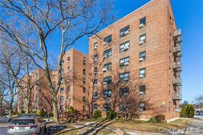 213-02 73rd Avenue, Unit 4D photo 2