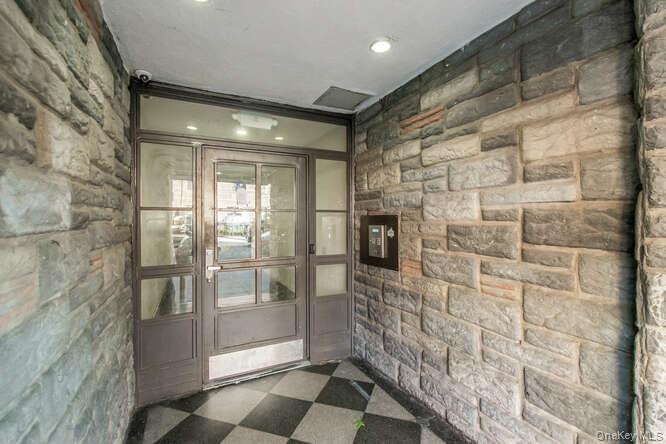 3230 Cruger Avenue, Unit 6G photo 5