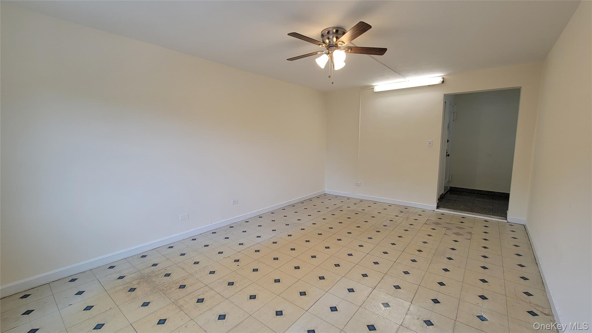 111-05 66 Avenue, Unit 1B photo 6