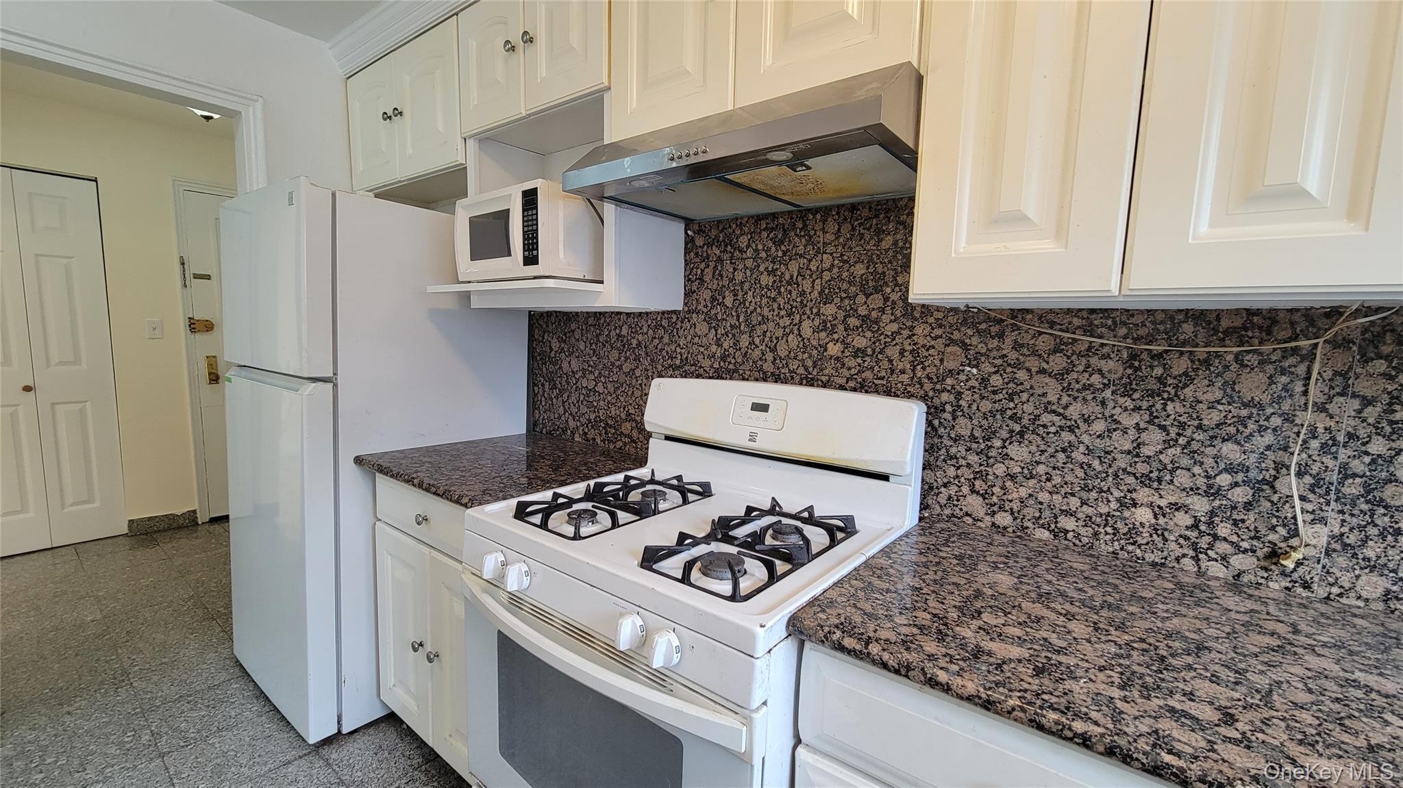 111-05 66 Avenue, Unit 1B photo 9