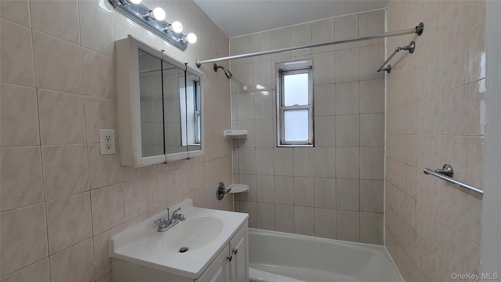 111-05 66 Avenue, Unit 1B photo 11