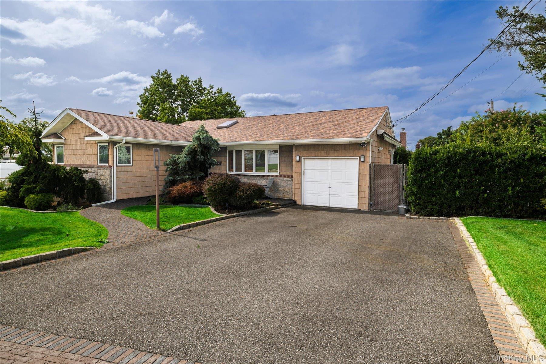 2163 Jacqueline Avenue – For Sale