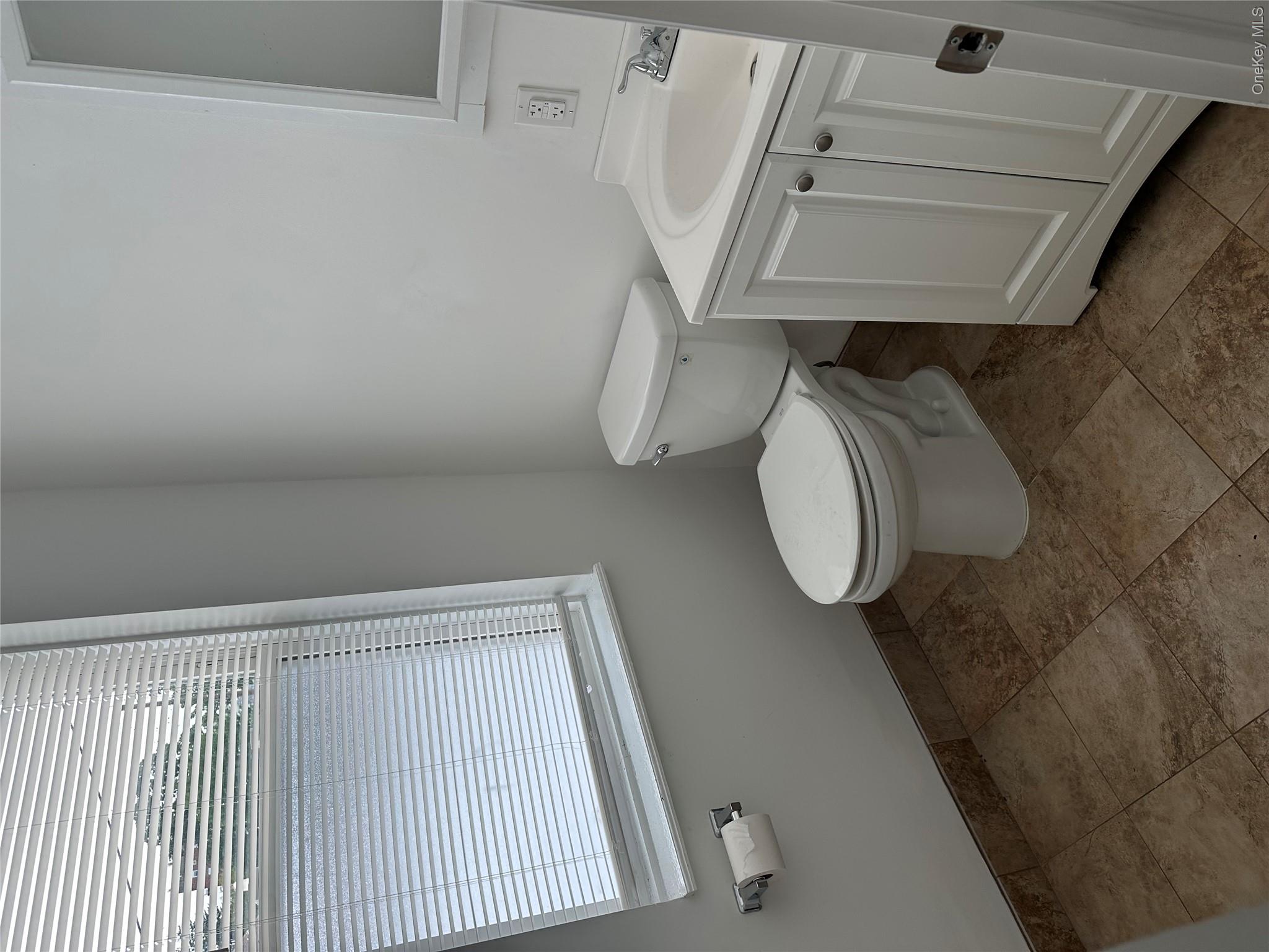 25332 E Northern Boulevard N, Unit 25334 photo 4