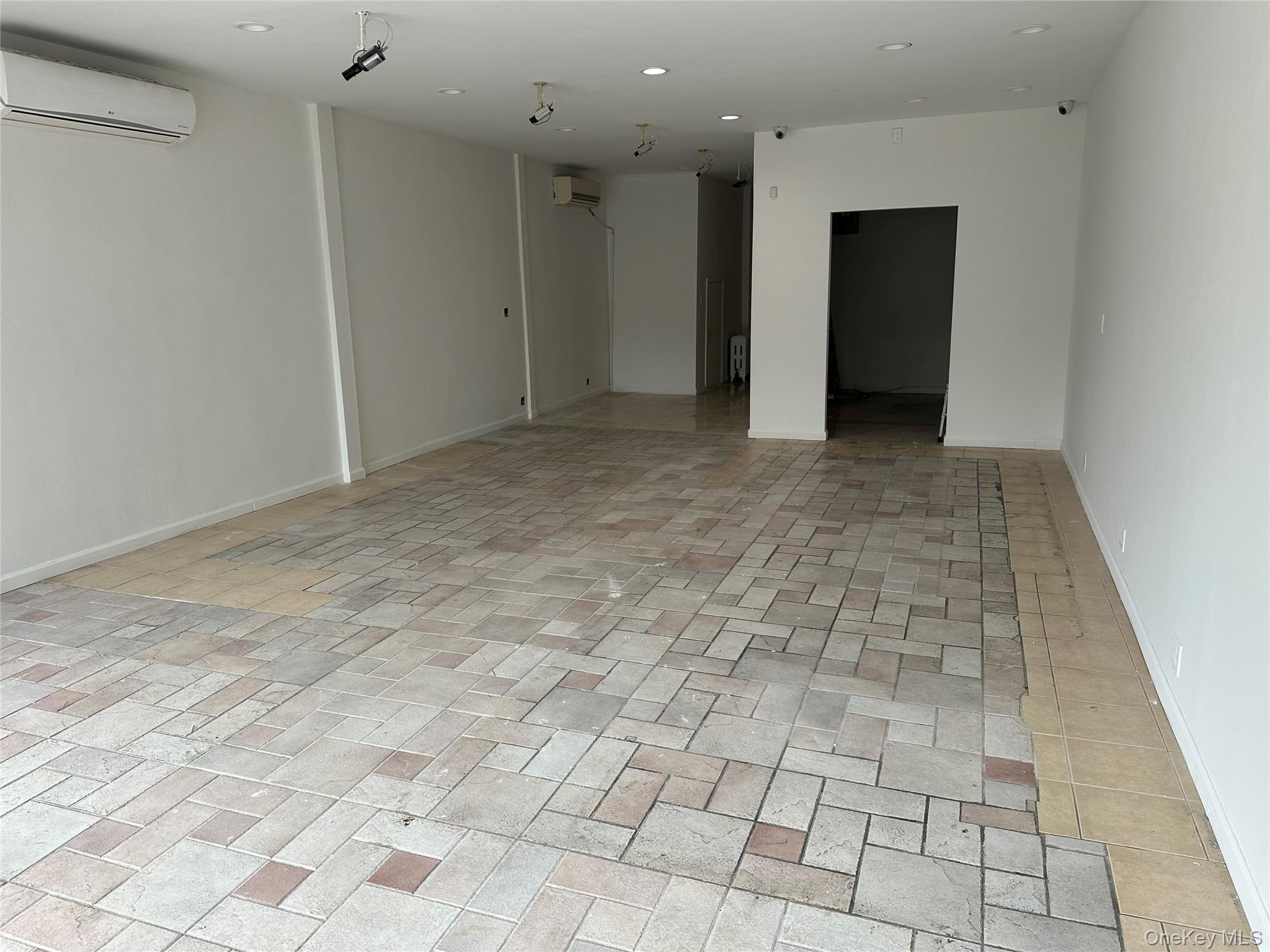 25332 E Northern Boulevard N, Unit 25334 photo 10