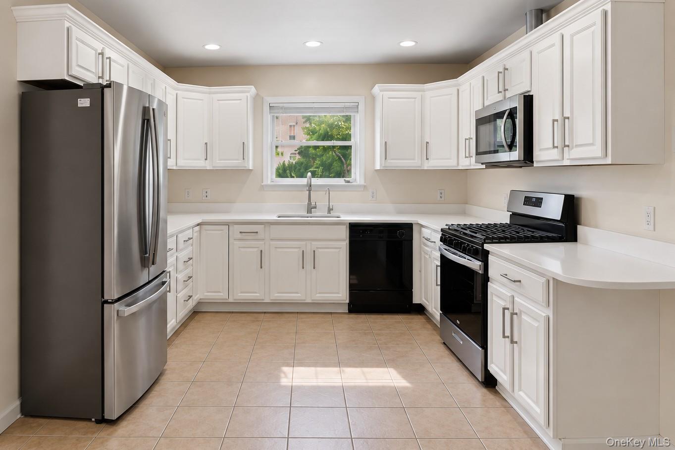 235 Bronx River Road, Unit 2 photo 6