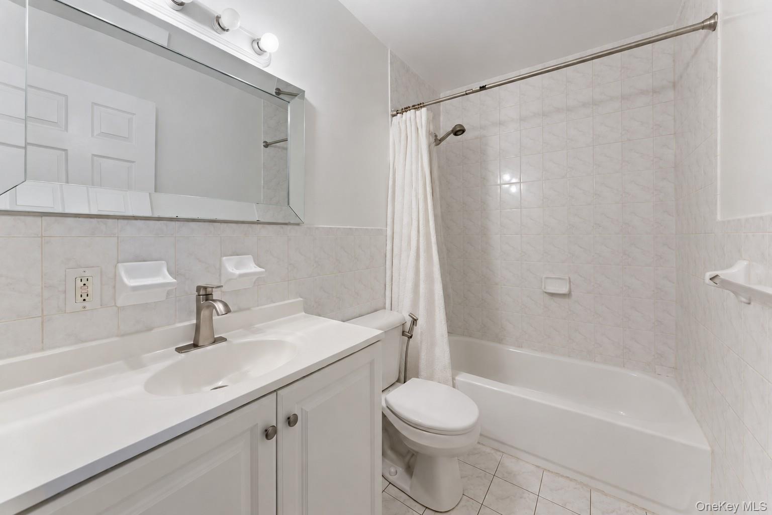 235 Bronx River Road, Unit 2 photo 8