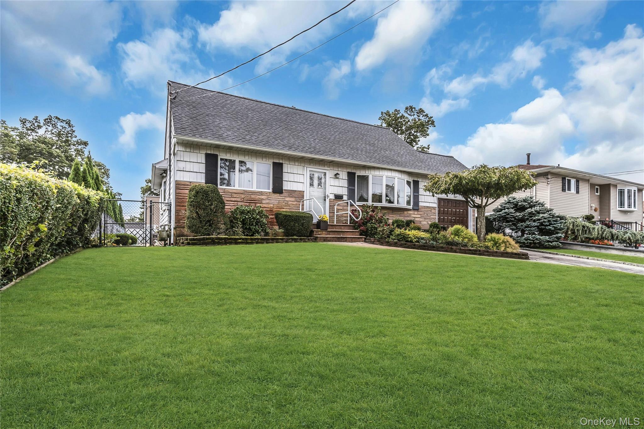 472 Chelsea Avenue – For Sale photo 28