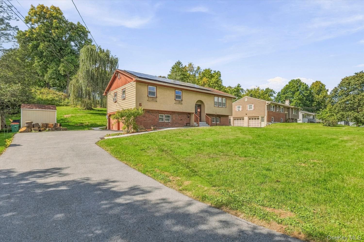 5 Bird Lane – For Sale photo 2