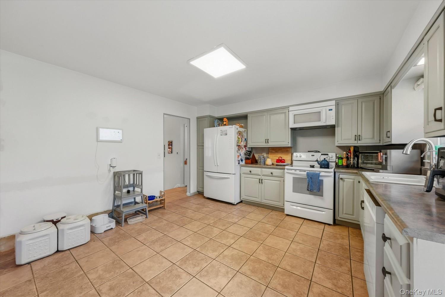5 Bird Lane – For Sale photo 16