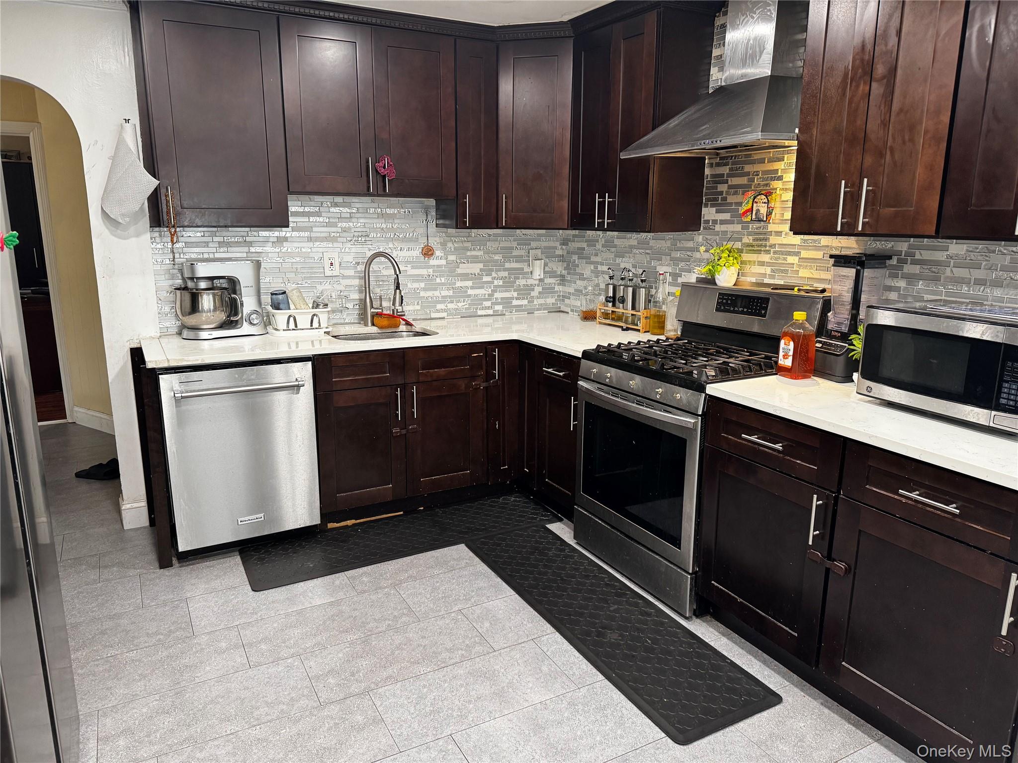 28 Bank Street – For Rent photo 13