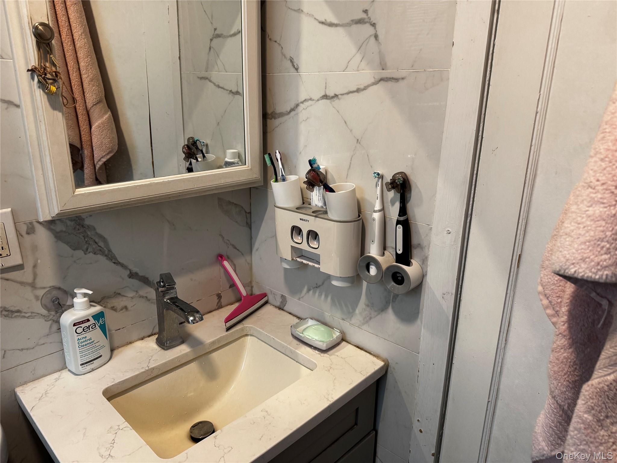 28 Bank Street – For Rent photo 4