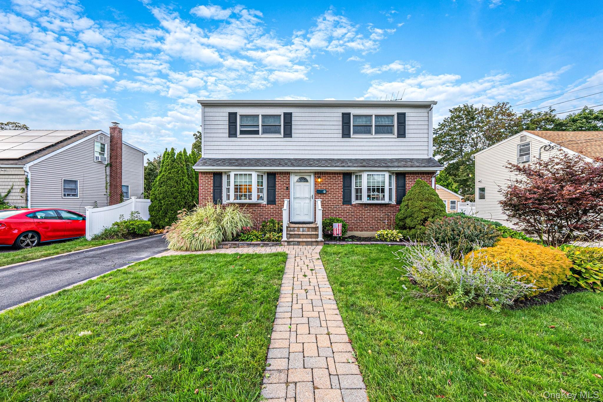 9 Cortelyou Street W – For Sale photo 2