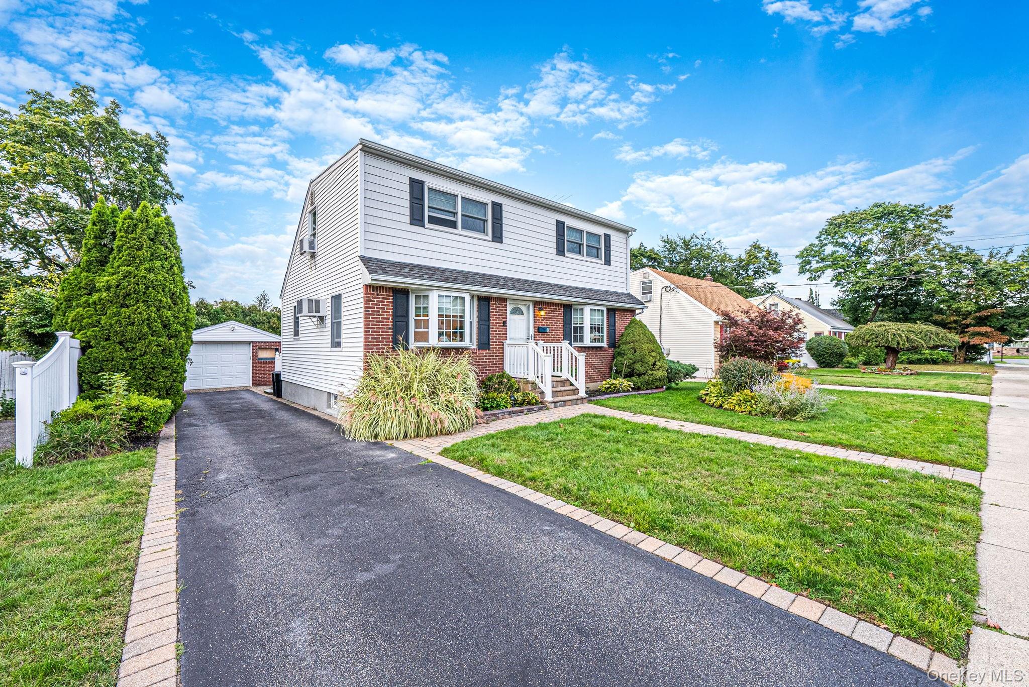 9 Cortelyou Street W – For Sale photo 4