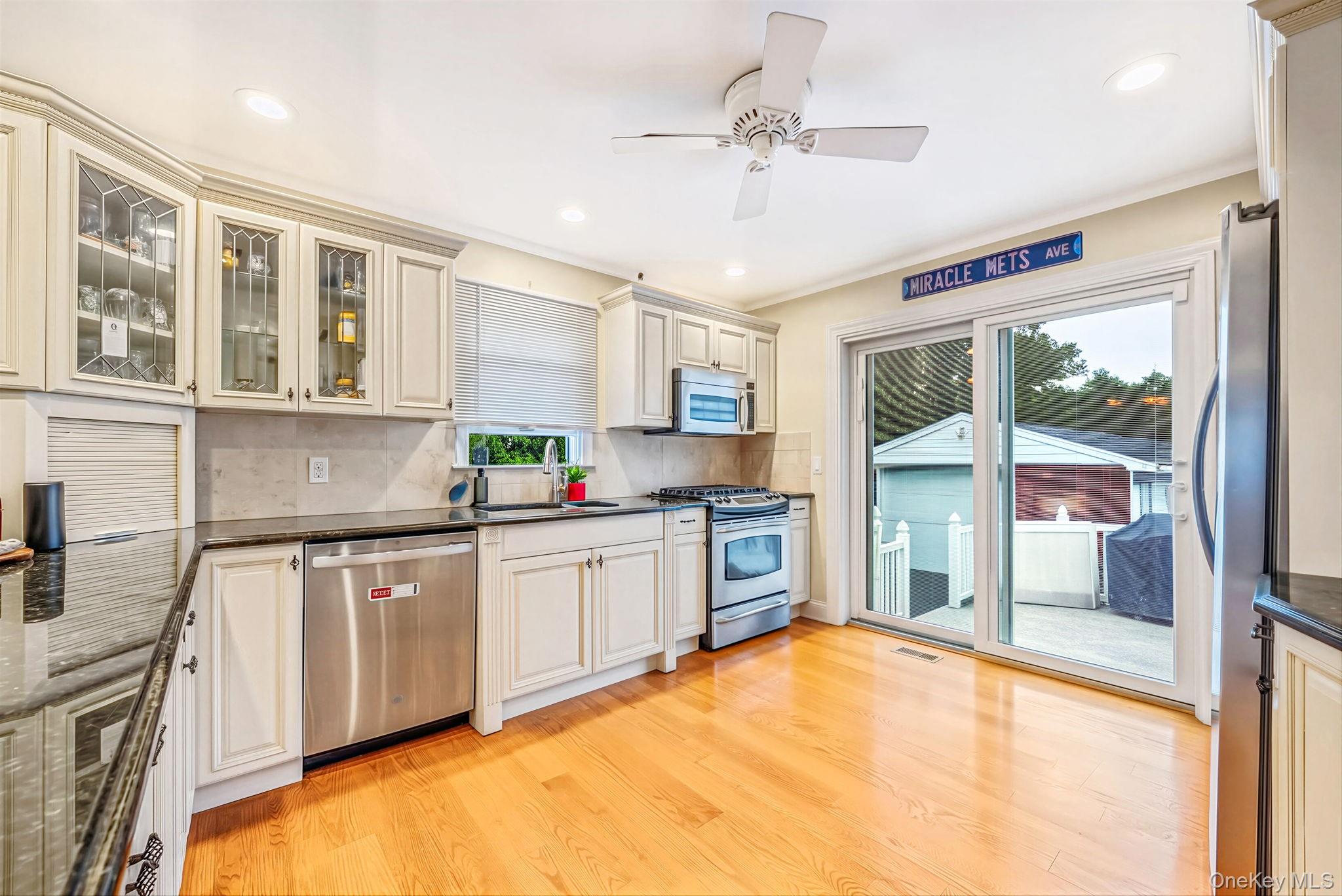 9 Cortelyou Street W – For Sale photo 14