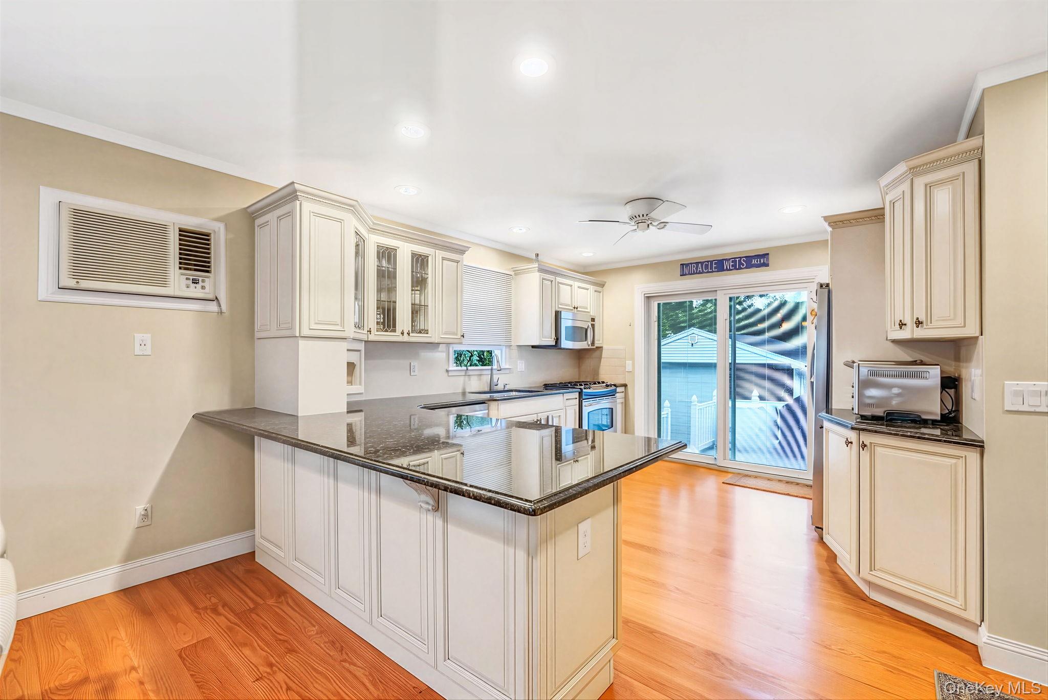 9 Cortelyou Street W – For Sale photo 18