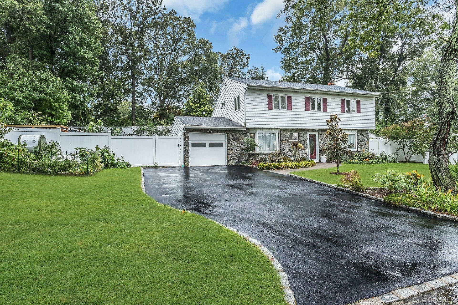 22 Rolling Hills Drive – For Sale photo 3