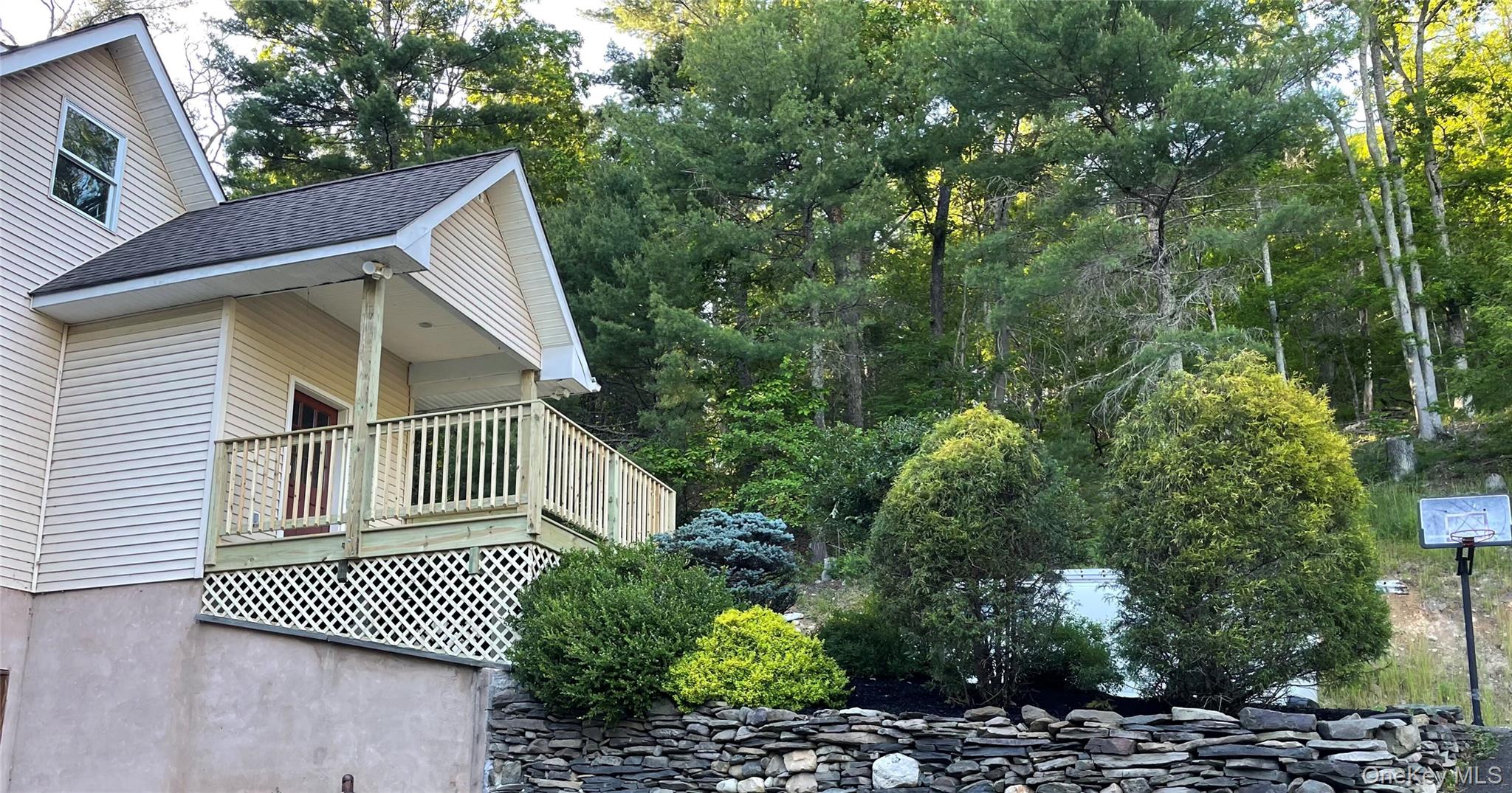 20 Rustic Hills Road – For Sale photo 2