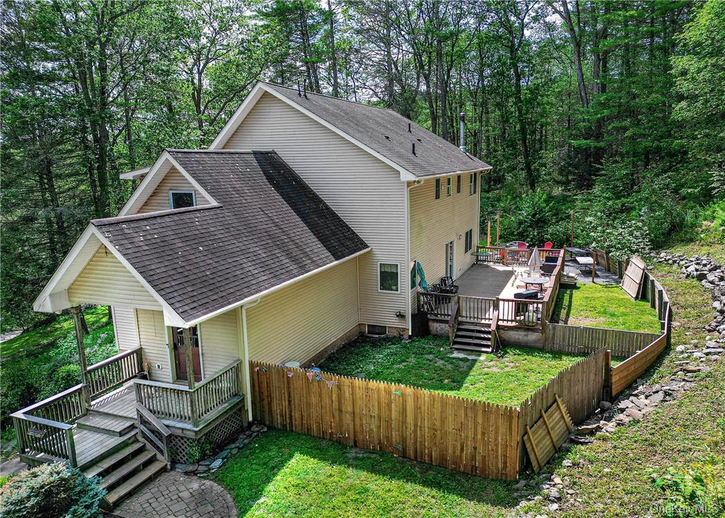 20 Rustic Hills Road – For Sale photo 3