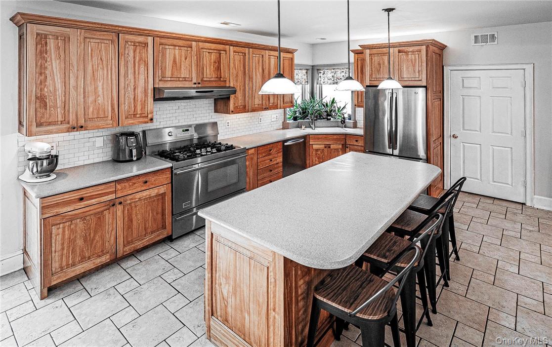 20 Rustic Hills Road – For Sale photo 5