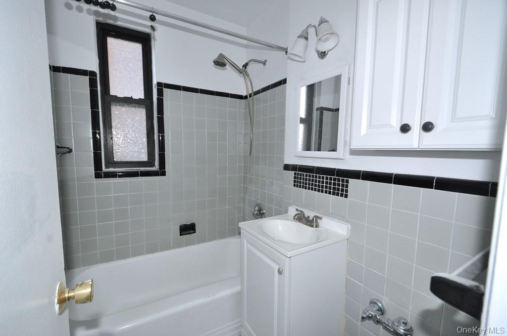142 Garth Road, Unit 2N photo 17