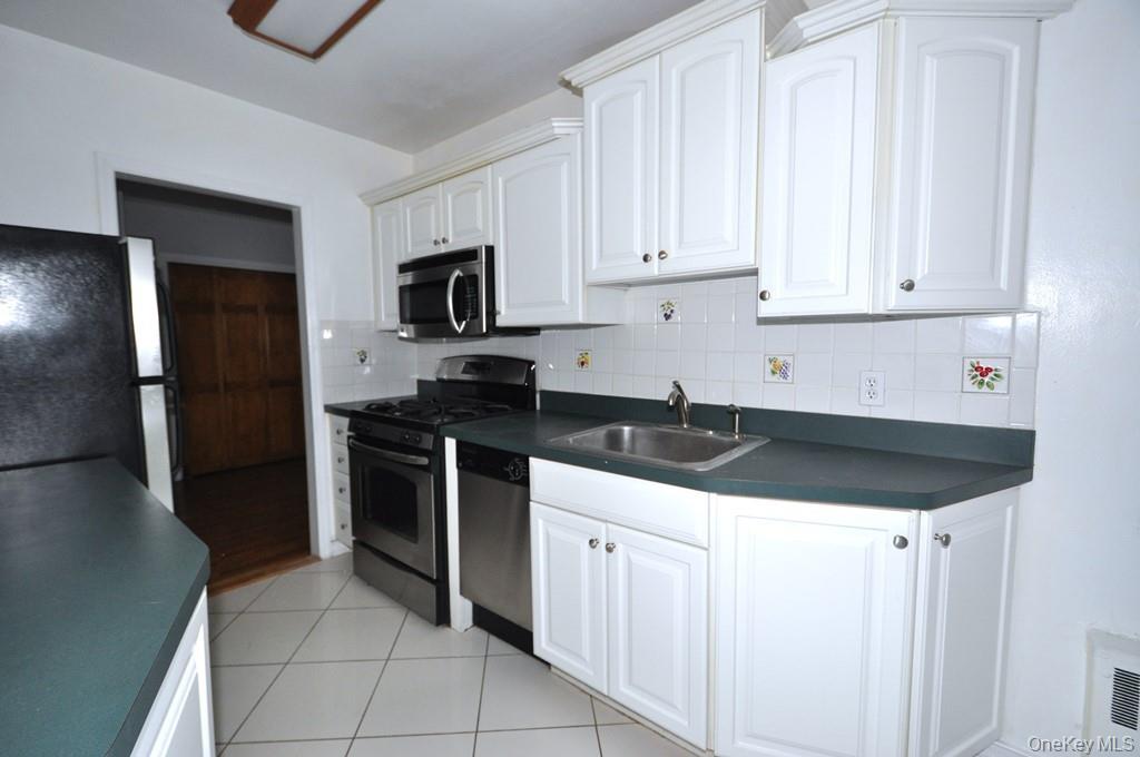 142 Garth Road, Unit 2N photo 8