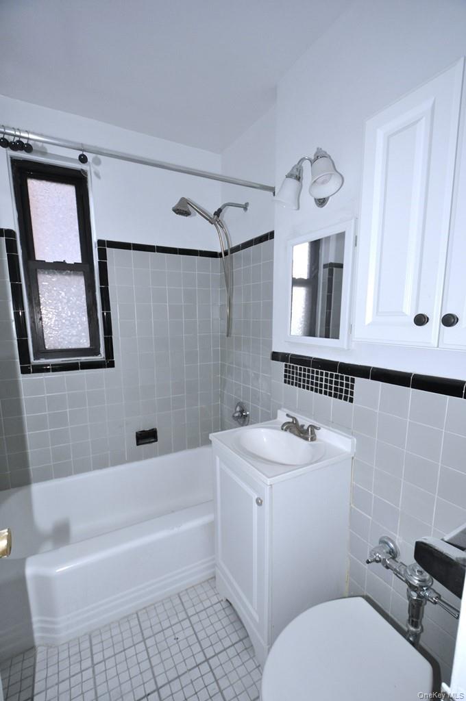 142 Garth Road, Unit 2N photo 18