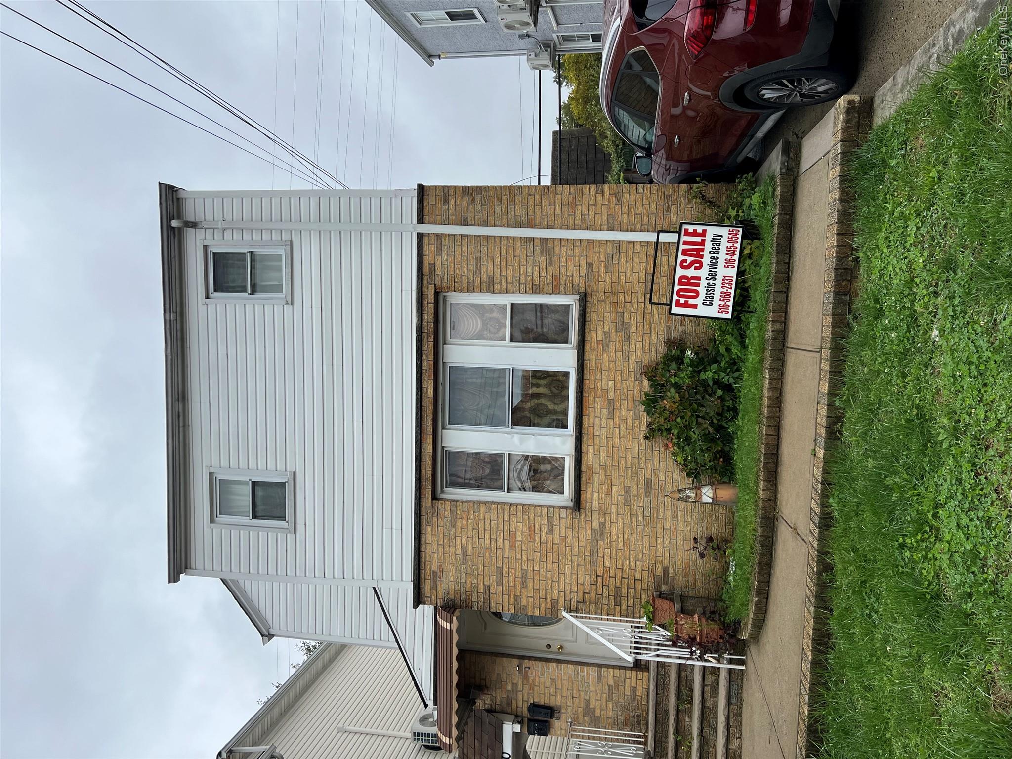 228-50 MENTONE Avenue – For Sale photo 2