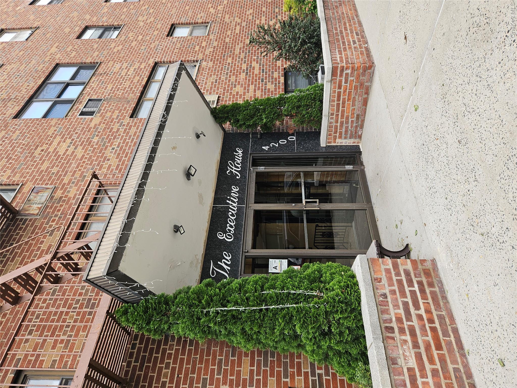 4200 Herkimer Place, Unit 7F