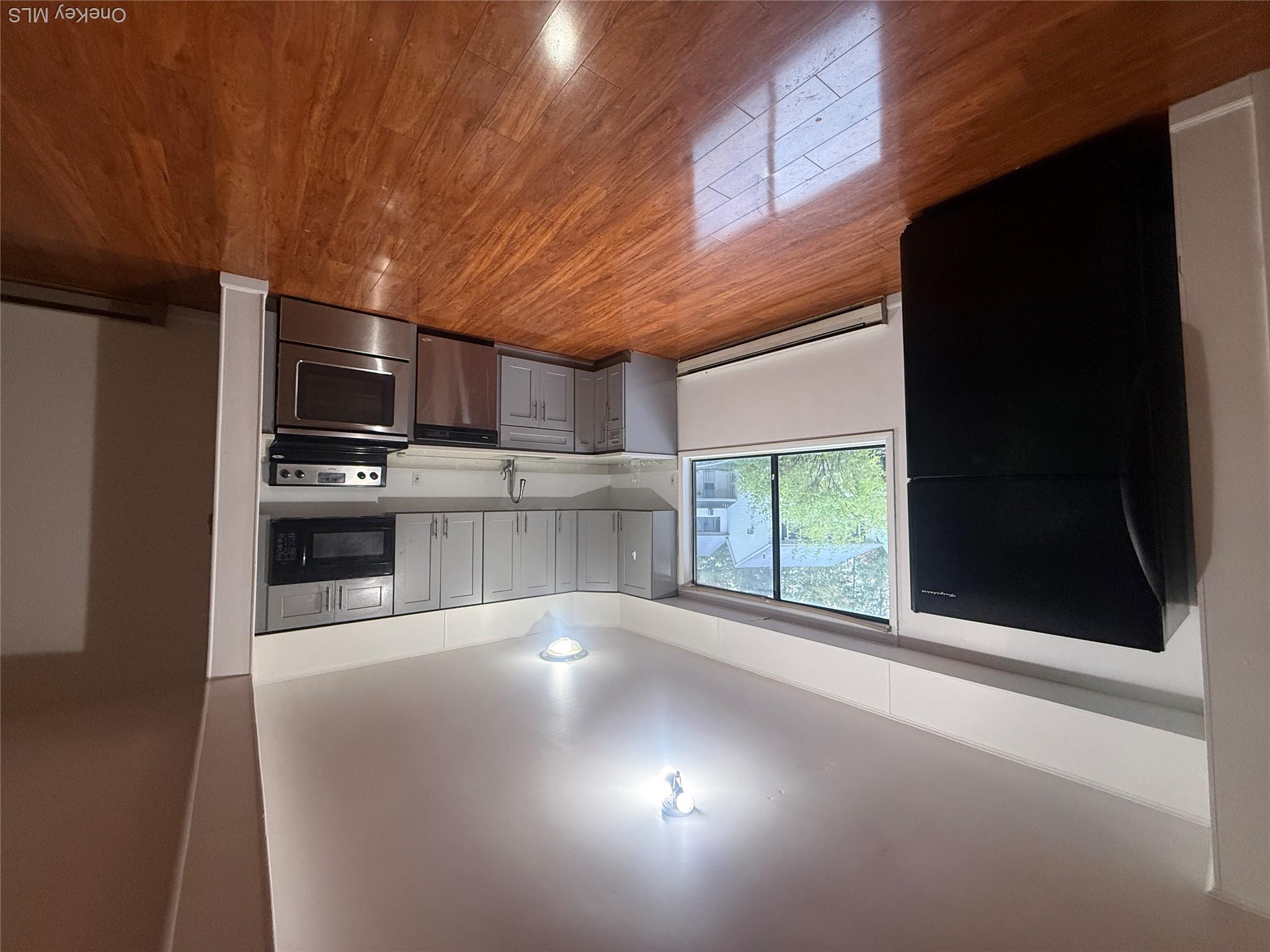 39 Robert Road – For Sale photo 3