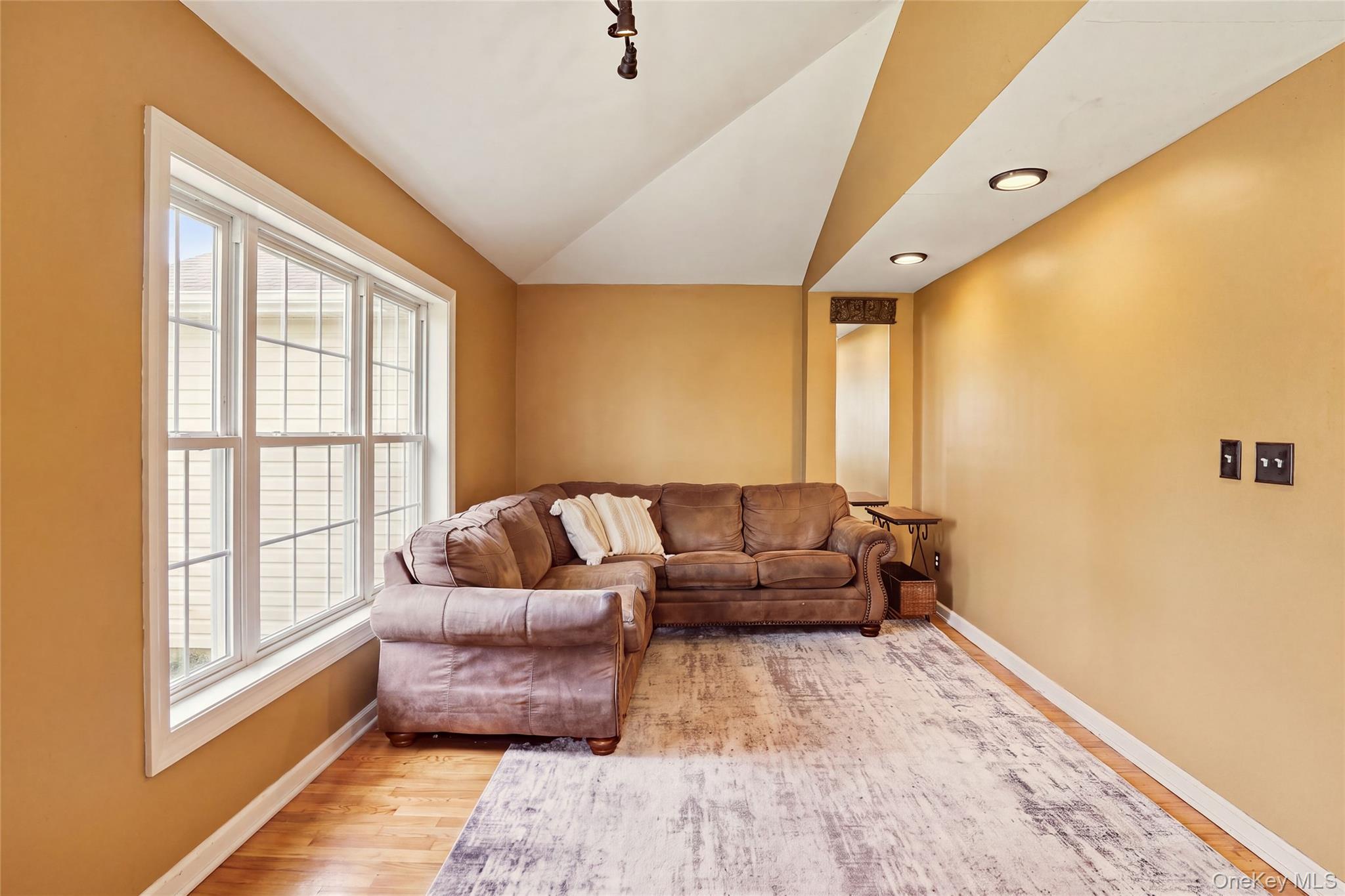 19 Catherine Avenue – For Sale photo 5