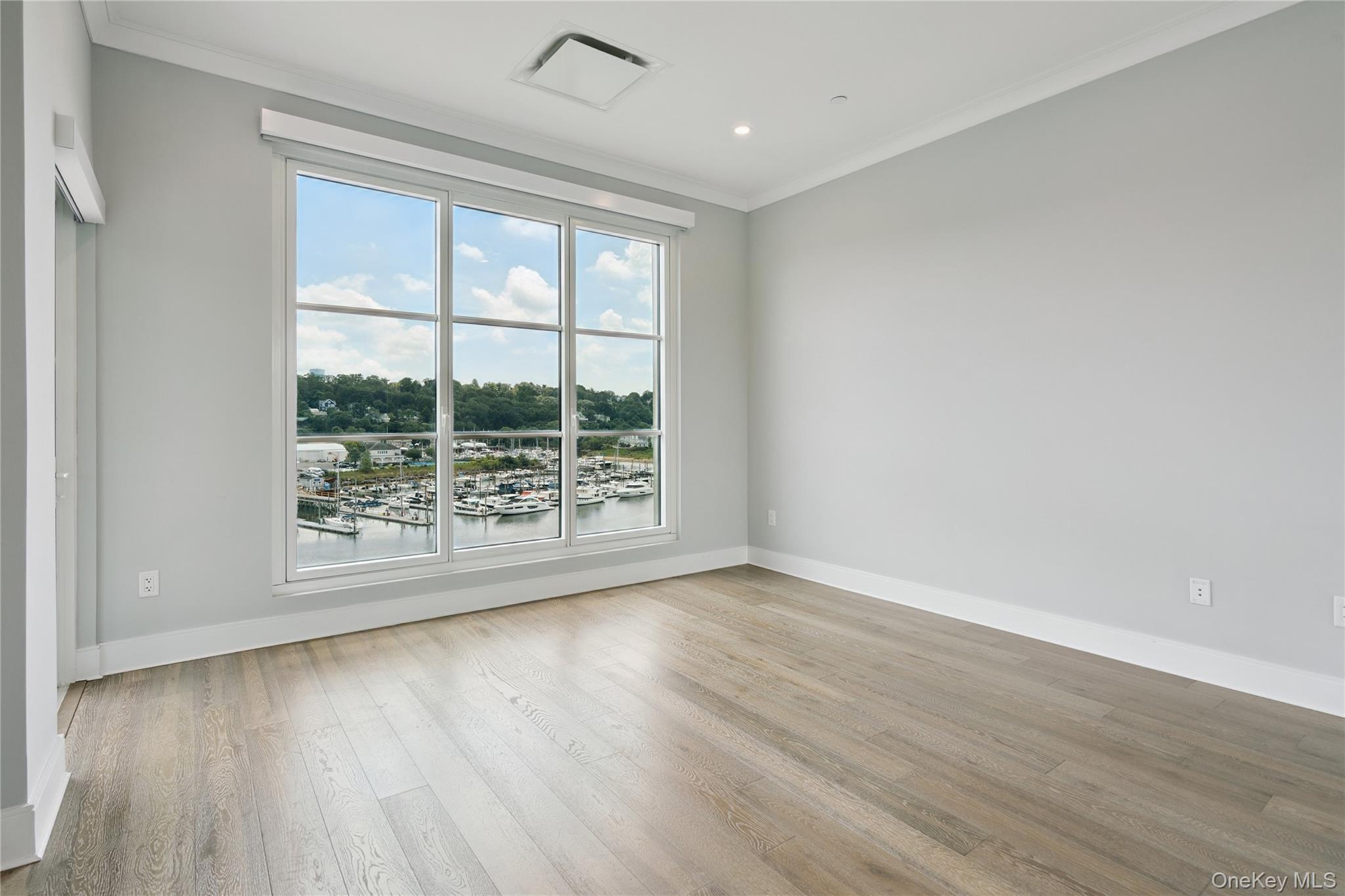 100 Garvies Point Road, Unit 1204 photo 14