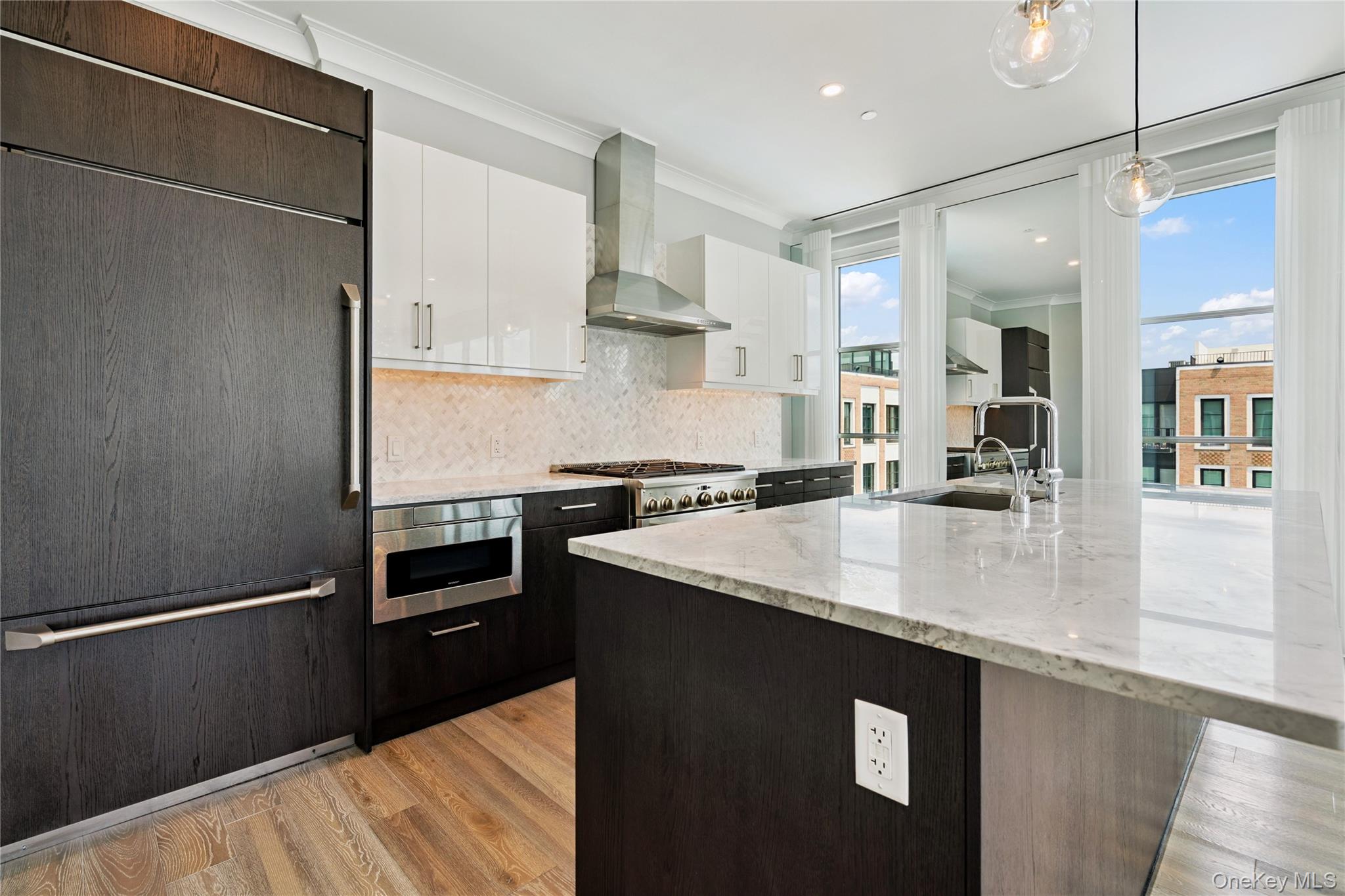 100 Garvies Point Road, Unit 1204 photo 8
