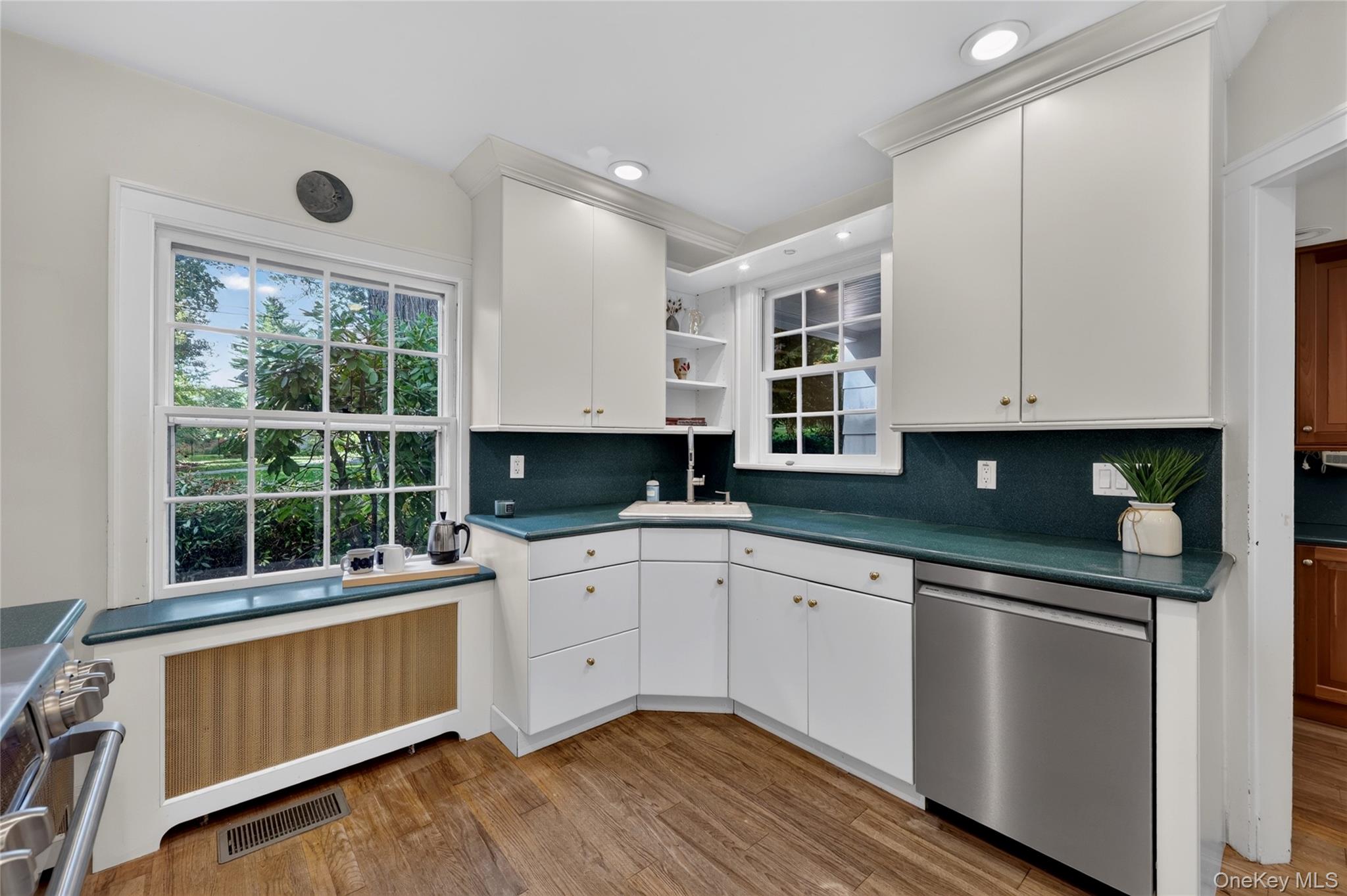 32 Eastview Avenue – For Sale photo 12