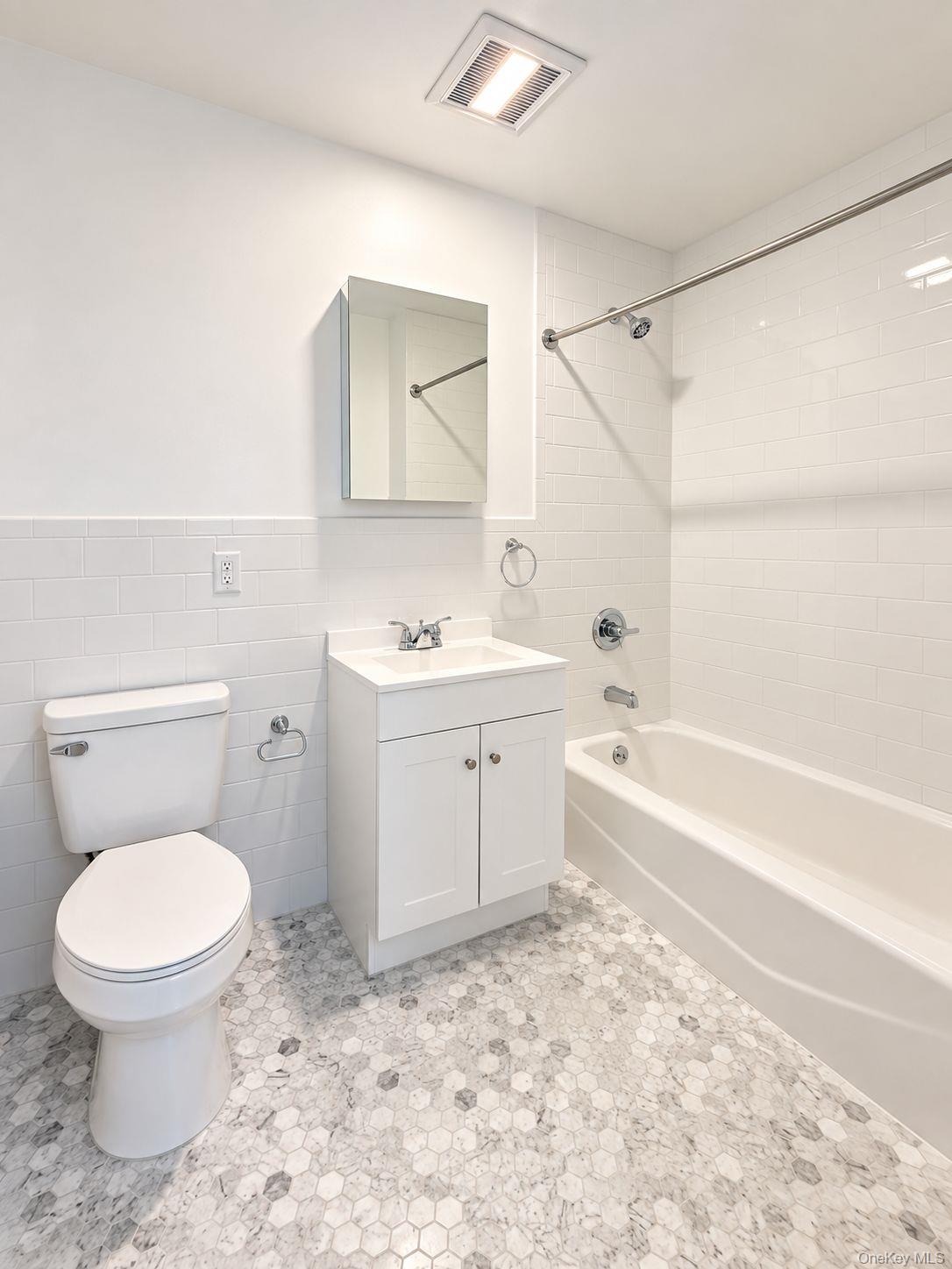 155 S River St, Unit A2 photo 4