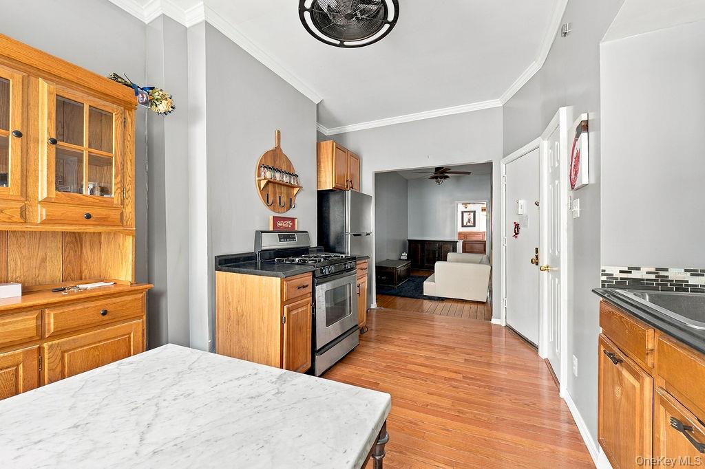 227 Devoe Street – For Sale photo 9