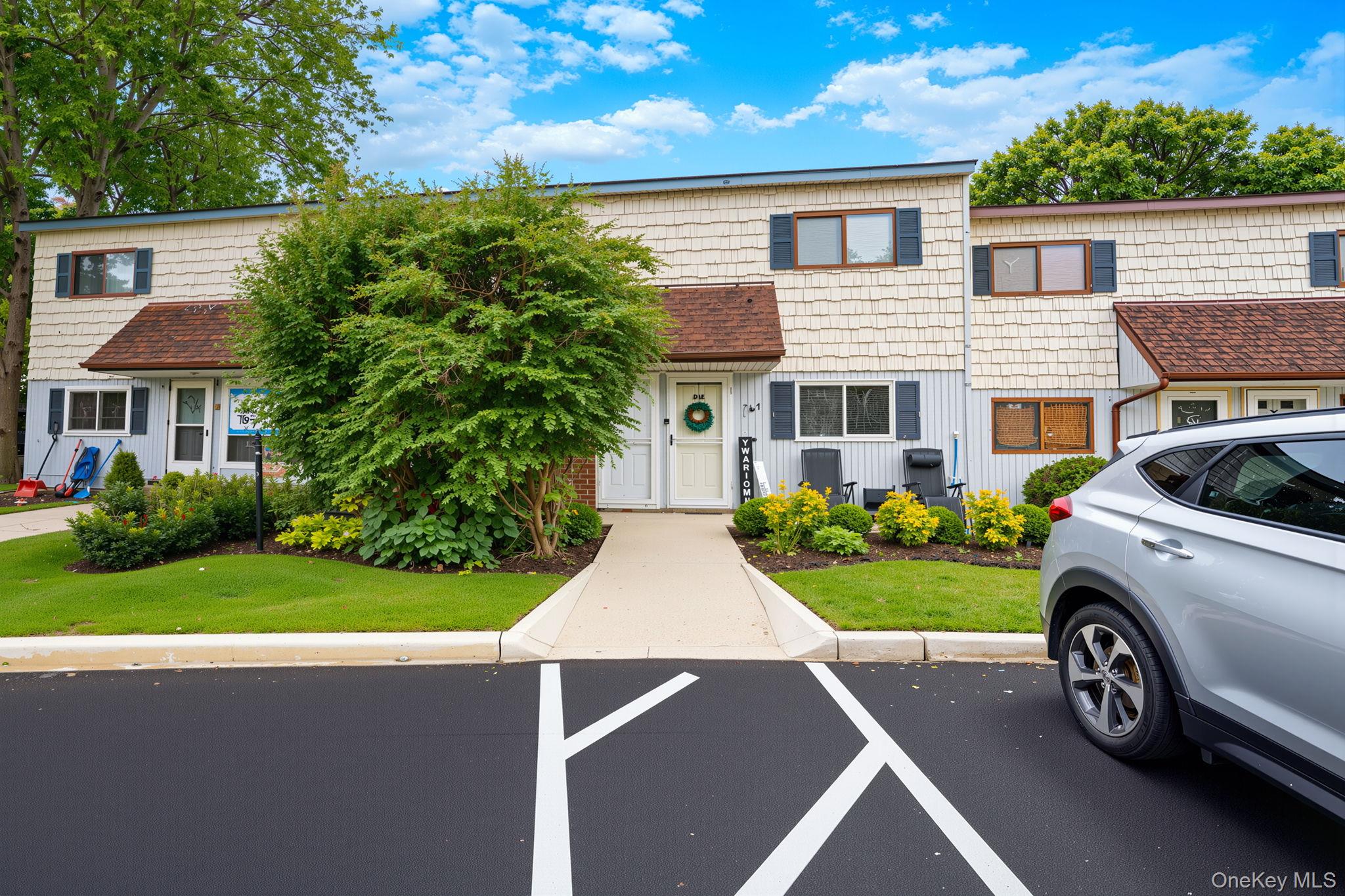 167 Pointe Circle N, Unit 167