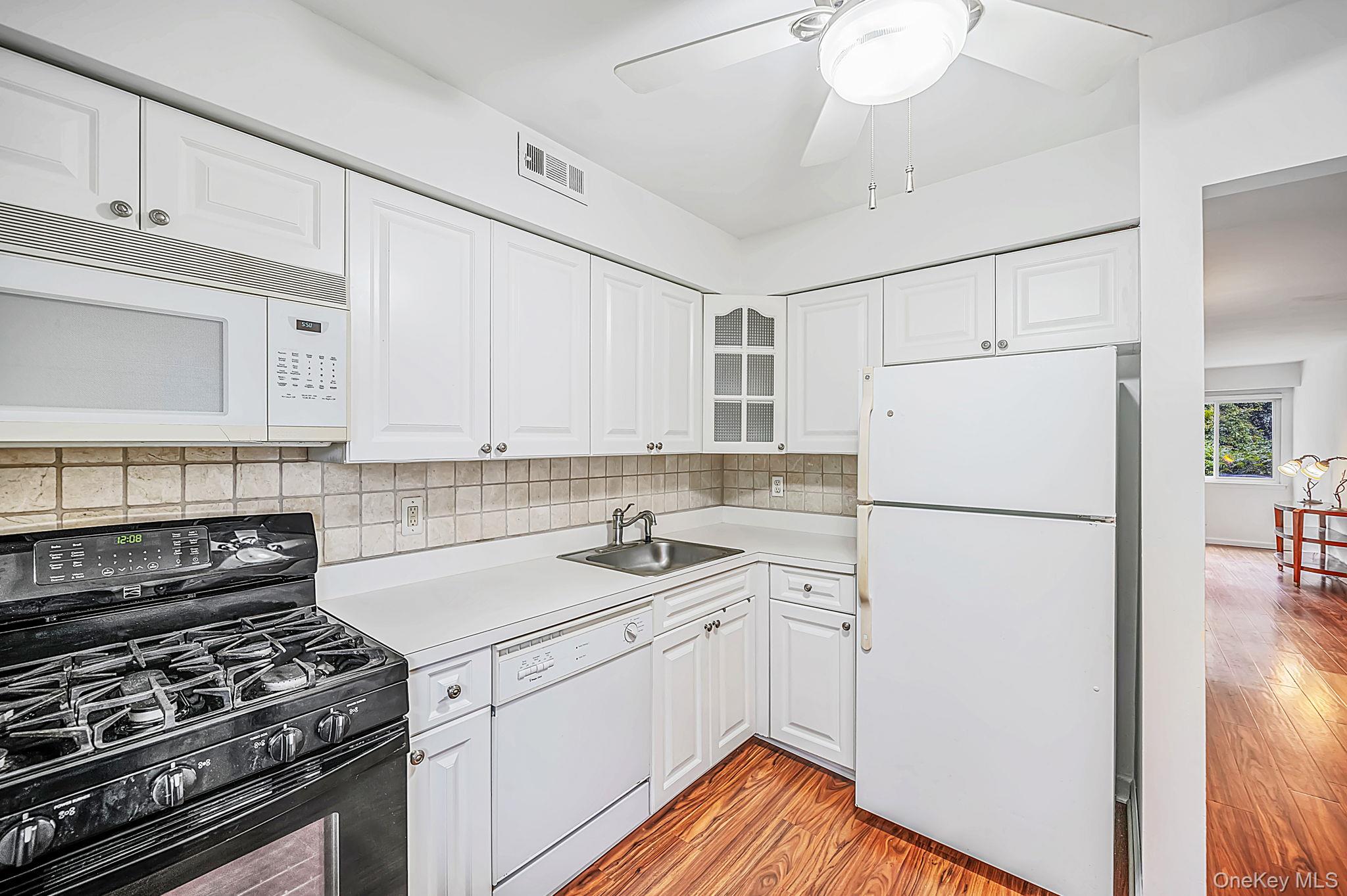167 Pointe Circle N, Unit 167 photo 7