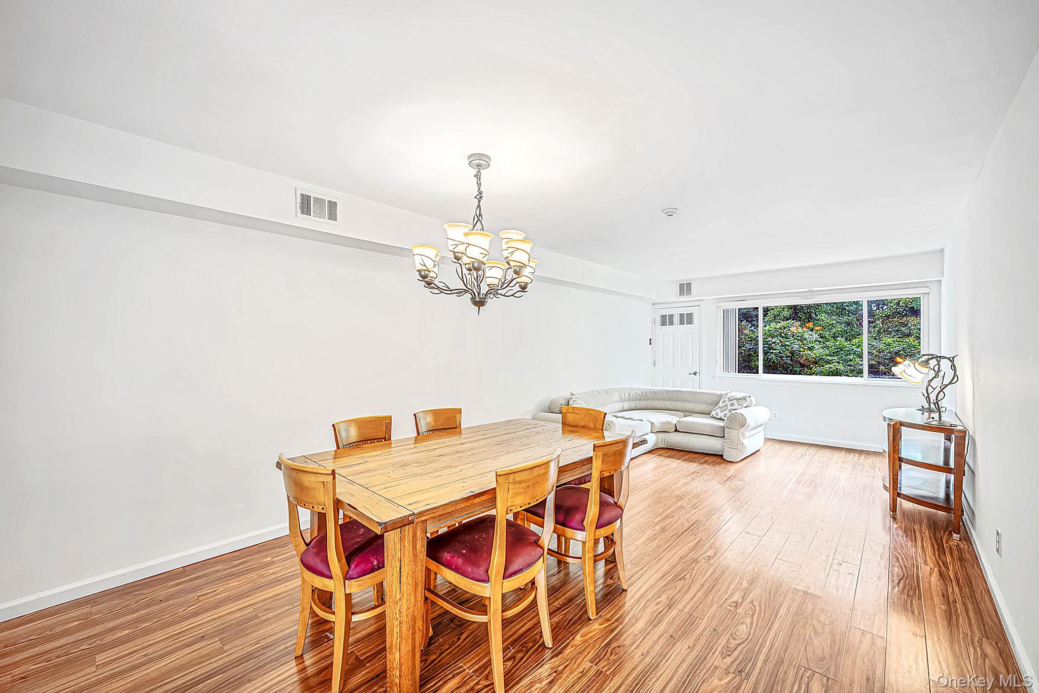 167 Pointe Circle N, Unit 167 photo 2