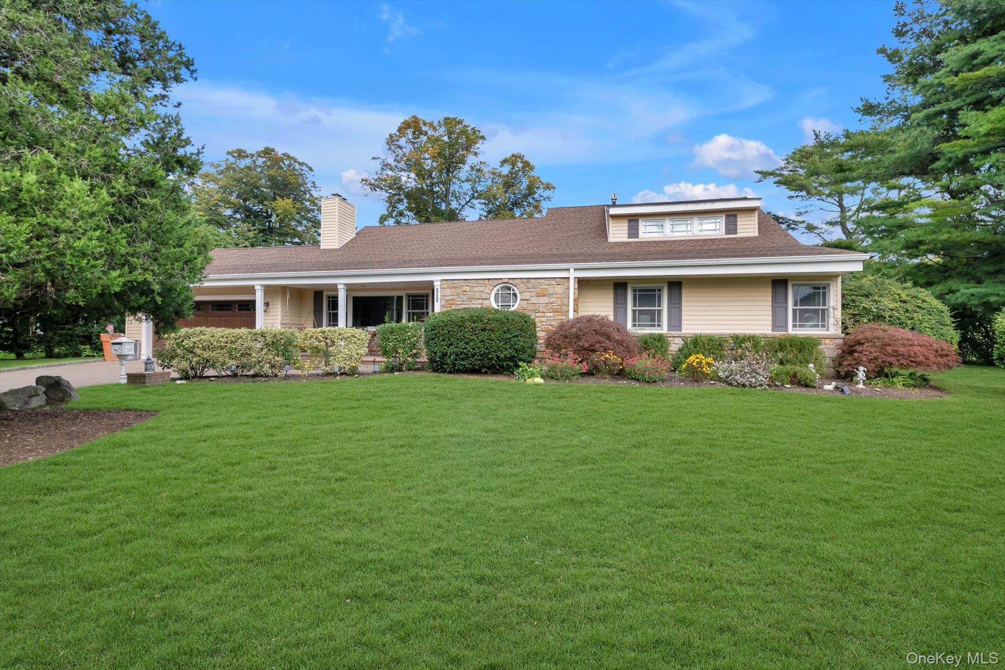 1361 Boxwood Drive E – For Sale