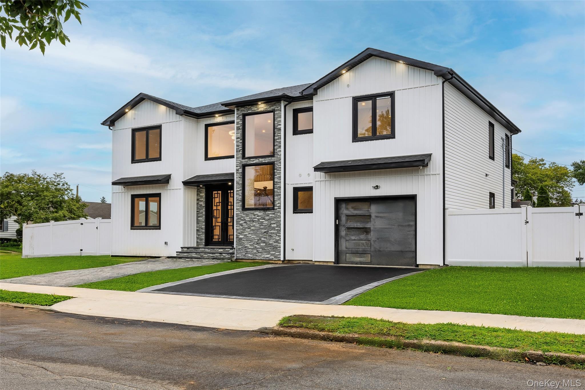 2 Radial Lane – For Sale photo 35